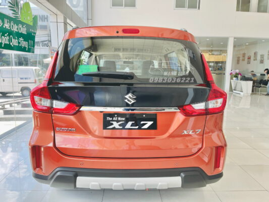 Suzuki XL7 màu cam